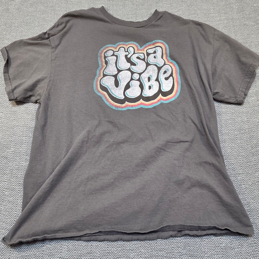 DXM Its A Vibe Graphic Tee Charcoal Gray Retro Bubble Font Cotton Shirt XL